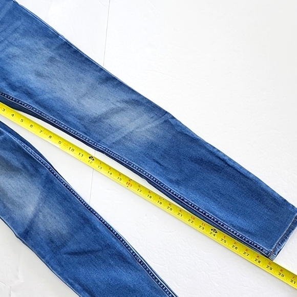 ⭐️3/ $30⭐️ H&M Women's Denim Blue Faded Skinny Jeans Stretch Size 4 - Picture 12 of 12